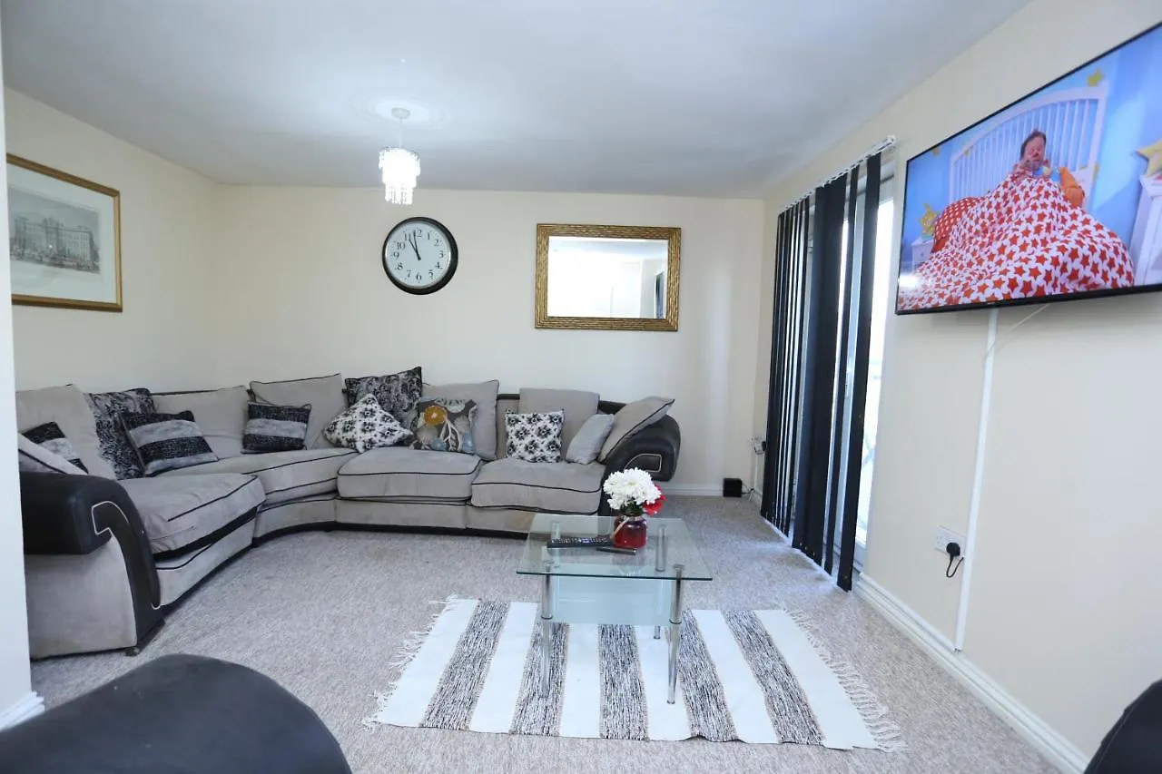 Lovely 4 Bed House London Holiday home United Kingdom
