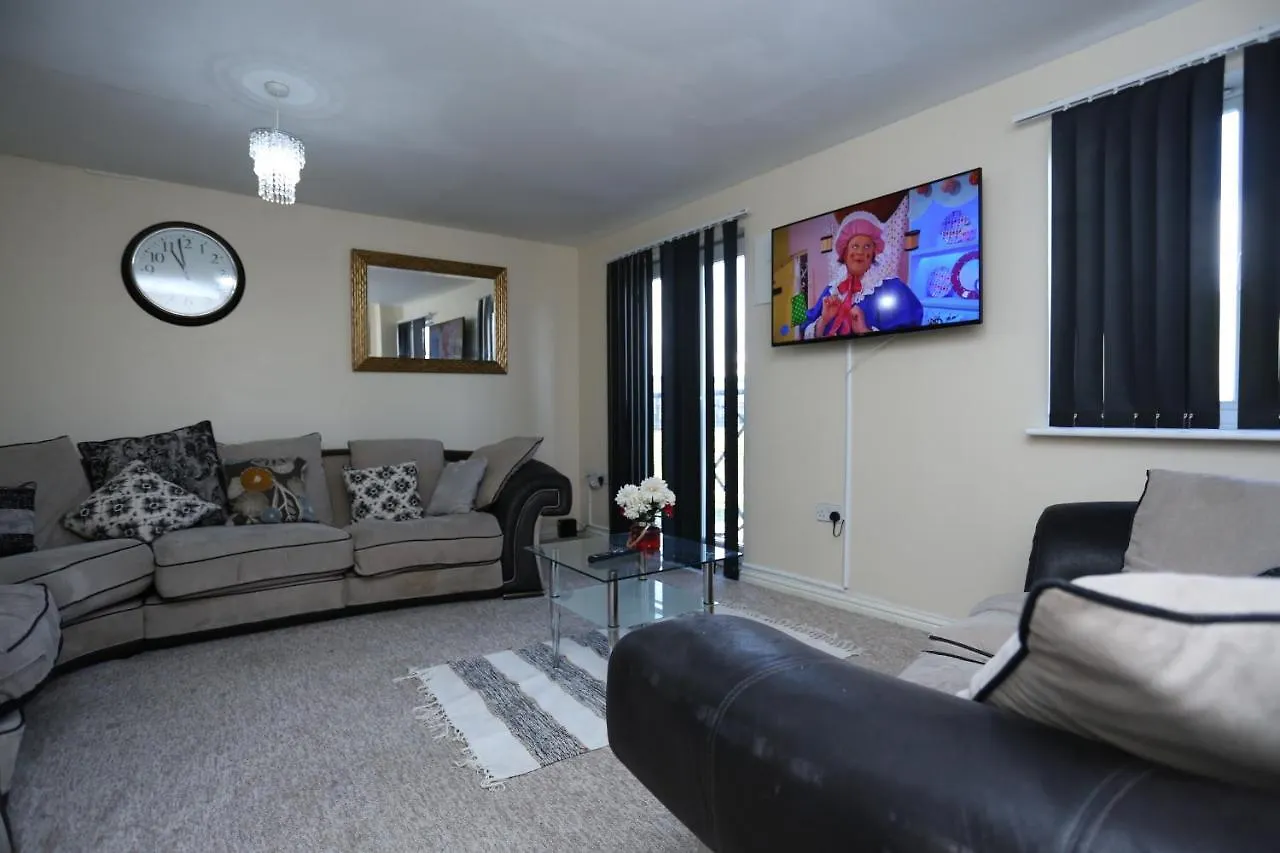 Dom wakacyjny Lovely 4 Bed House Londyn