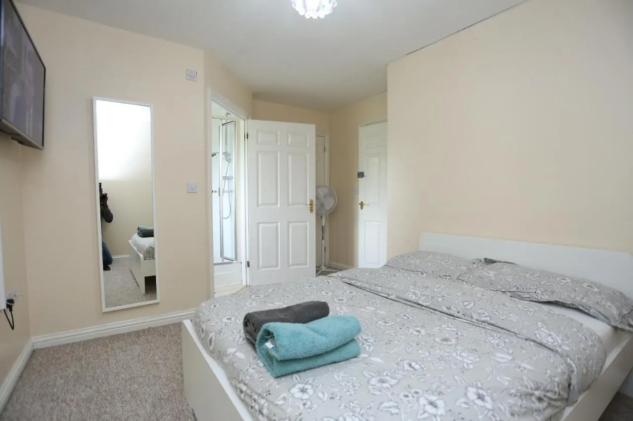 Lovely 4 Bed House Londyn 0*,